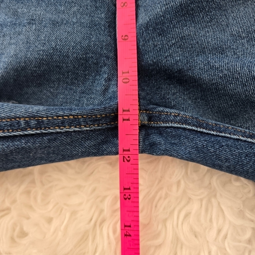 Cello High Rise Ripped Distressed Jeans. Size 28. Good preowned condition - Picture 5 of 8